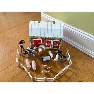 Melissa & Doug Wooden Latches Barn #2564 w/ 14 Animals 5 Fence Pieces